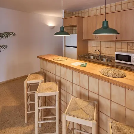 لوس إيسكونديدوس إيبيثا 3* بلايا دي أون بوسا